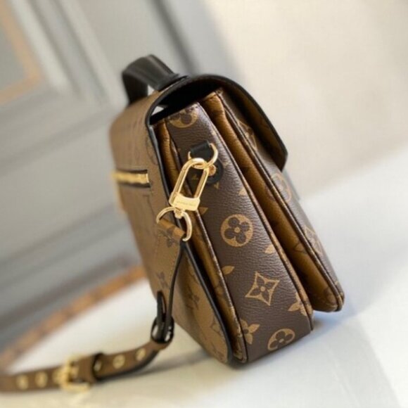 Signature Monogram Belt Bag - Picture 4 of 7